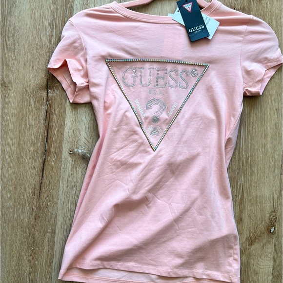 Guess Tops - SOLD ੈ✩‧₊˚ Guess NWT Pink T Shirt Size XS ੈ✩‧₊˚